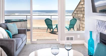 Oceanfront studio w/ hot tub & beach access