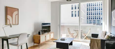 Télévision, chaîne hi-fi