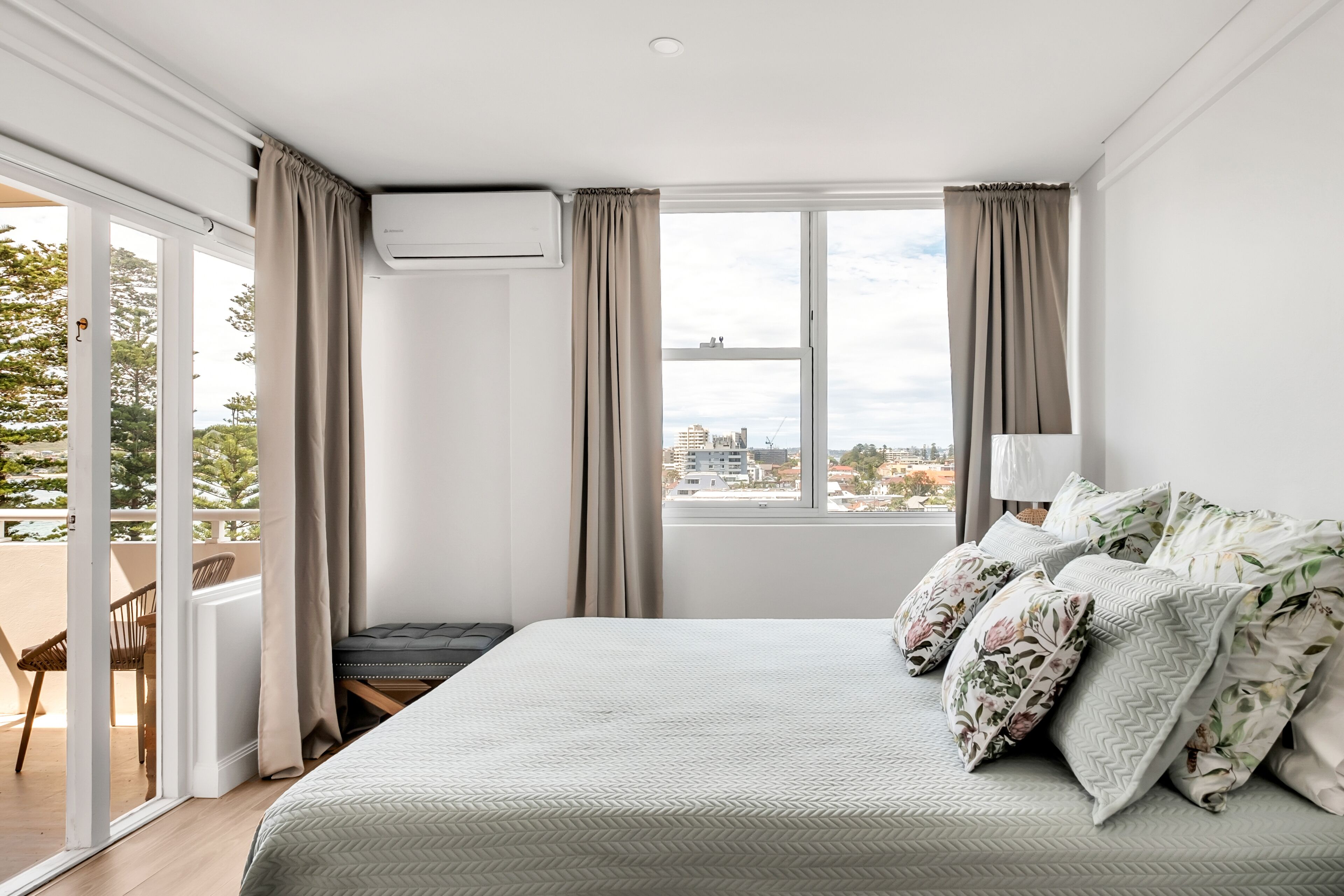 Beachfront Beauty with 270° Views Short Level Walk to Manly — image 15