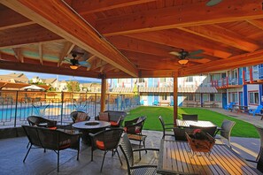 BBQ/picnic Area - Bowmont Motel (Penticton)