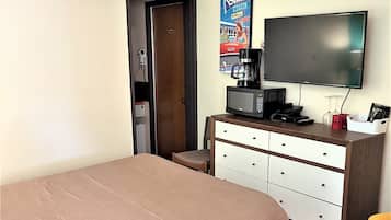 Economy Room | Free WiFi, bed sheets