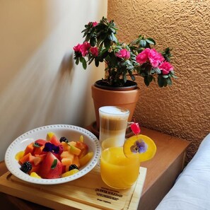 Basic Double Room | Free WiFi, bed sheets - Hotel Express Quinta Soledad (Mexico City)