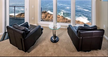 Oceanfront, Whale Watching, Pool - Captains Cove