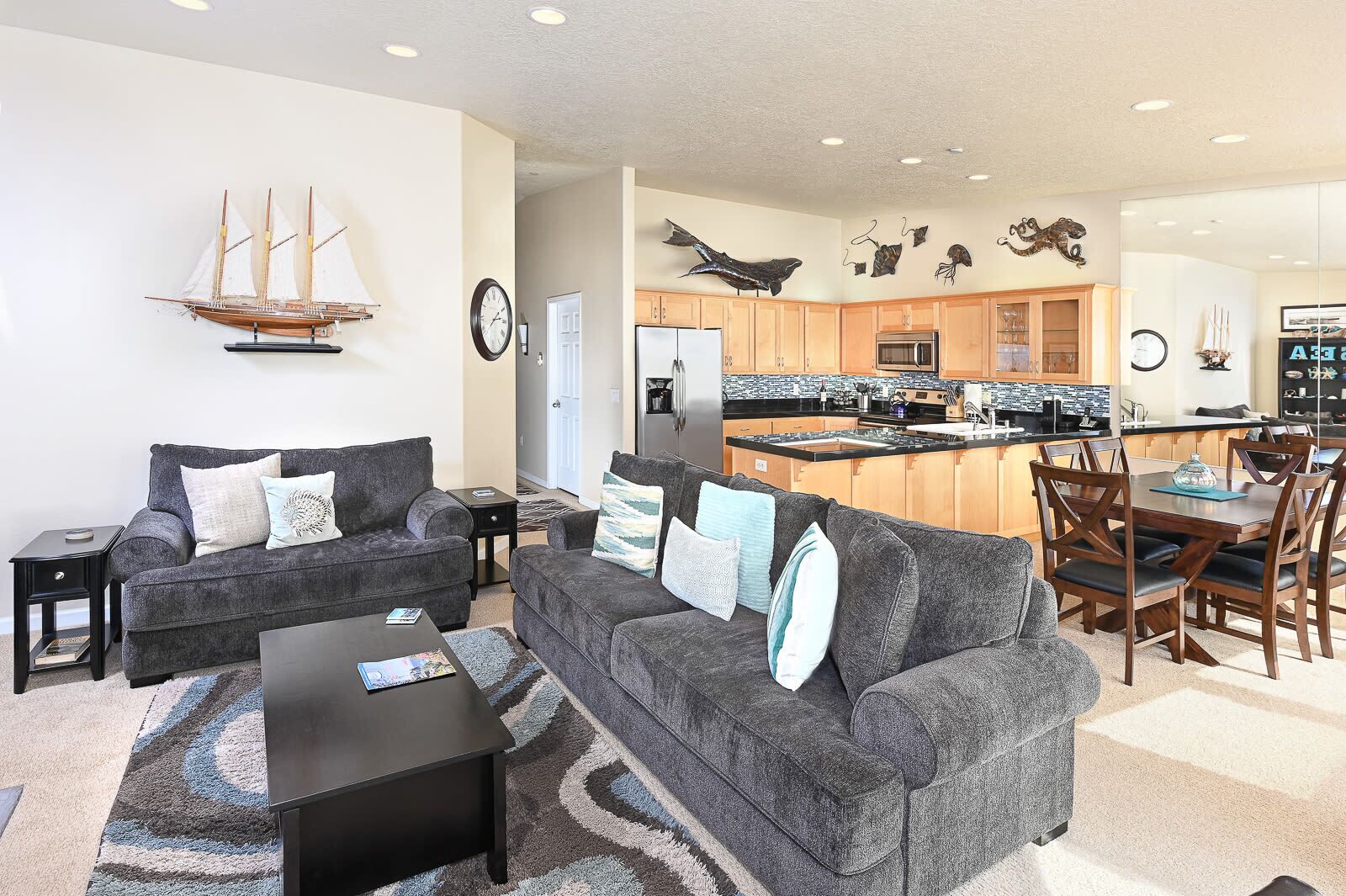 TV, fireplace, offices