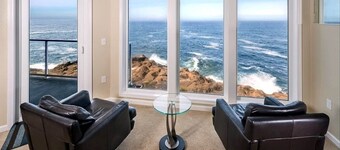 Oceanfront, Whale Watching, Pool - Captains Cove