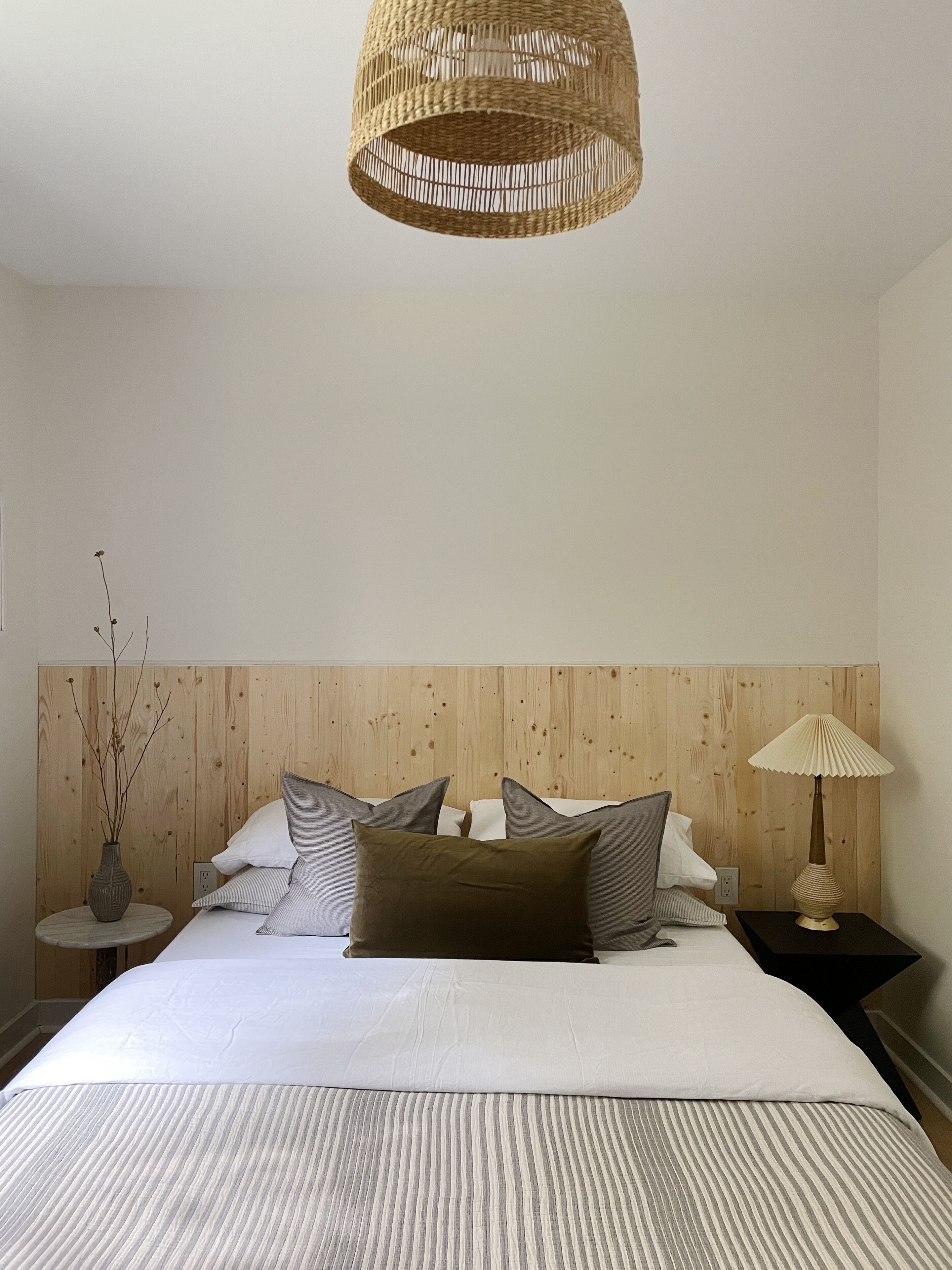 3 bedrooms, memory foam beds, desk, free WiFi