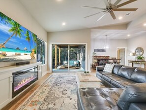 Smart TV, fireplace, video games, foosball - Lago Vista Free Heated Pool Oasis-FirePit, Fishing (Lago Vista)