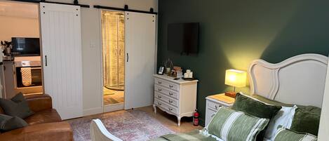 Fer et planche Ă repasser, Wi-Fi, draps fournis