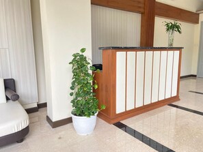 Reception - Panen Hotel Bandung (Bandung)