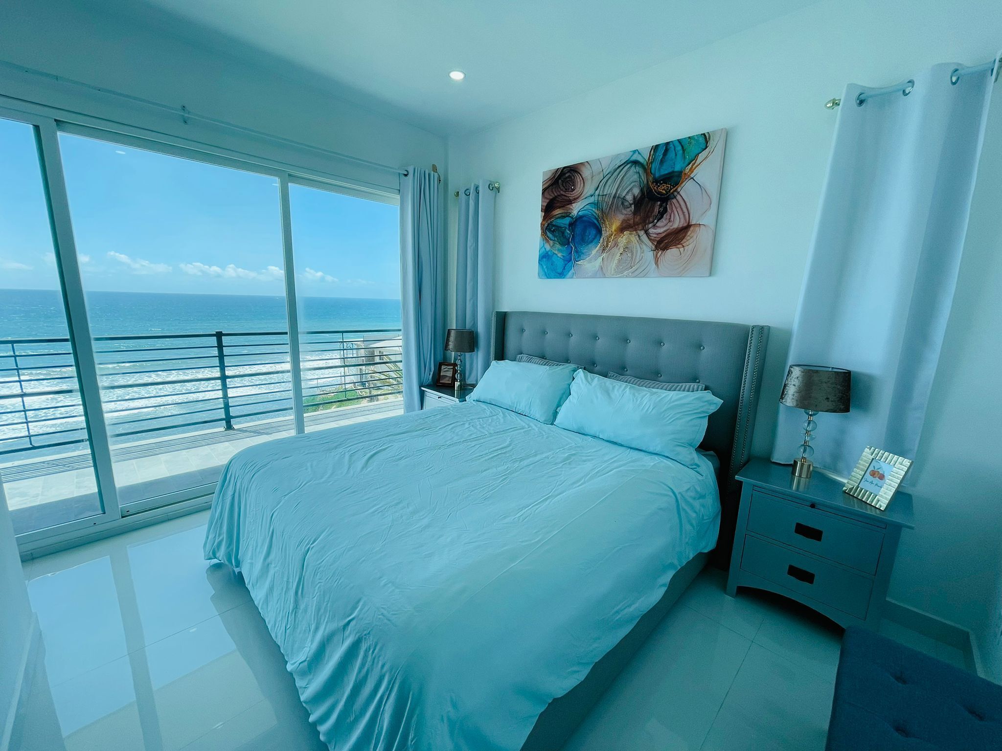 3 makuuhuonetta, silitysrauta/-lauta, ilmainen Wi-Fi, vuodevaatteet