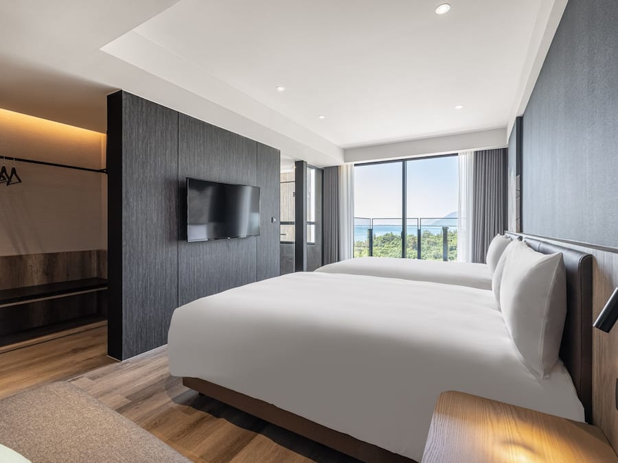 Classic Family Room with Ocean View | Blackout drapes, soundproofing, free WiFi, bed sheets