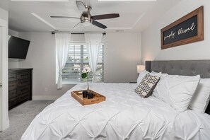 2 bedrooms, desk, iron/ironing board, WiFi