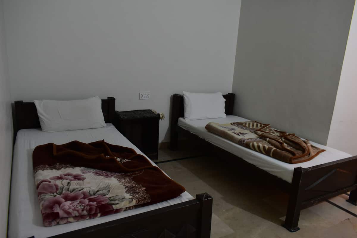 Twin Room | Blackout drapes, WiFi (free)