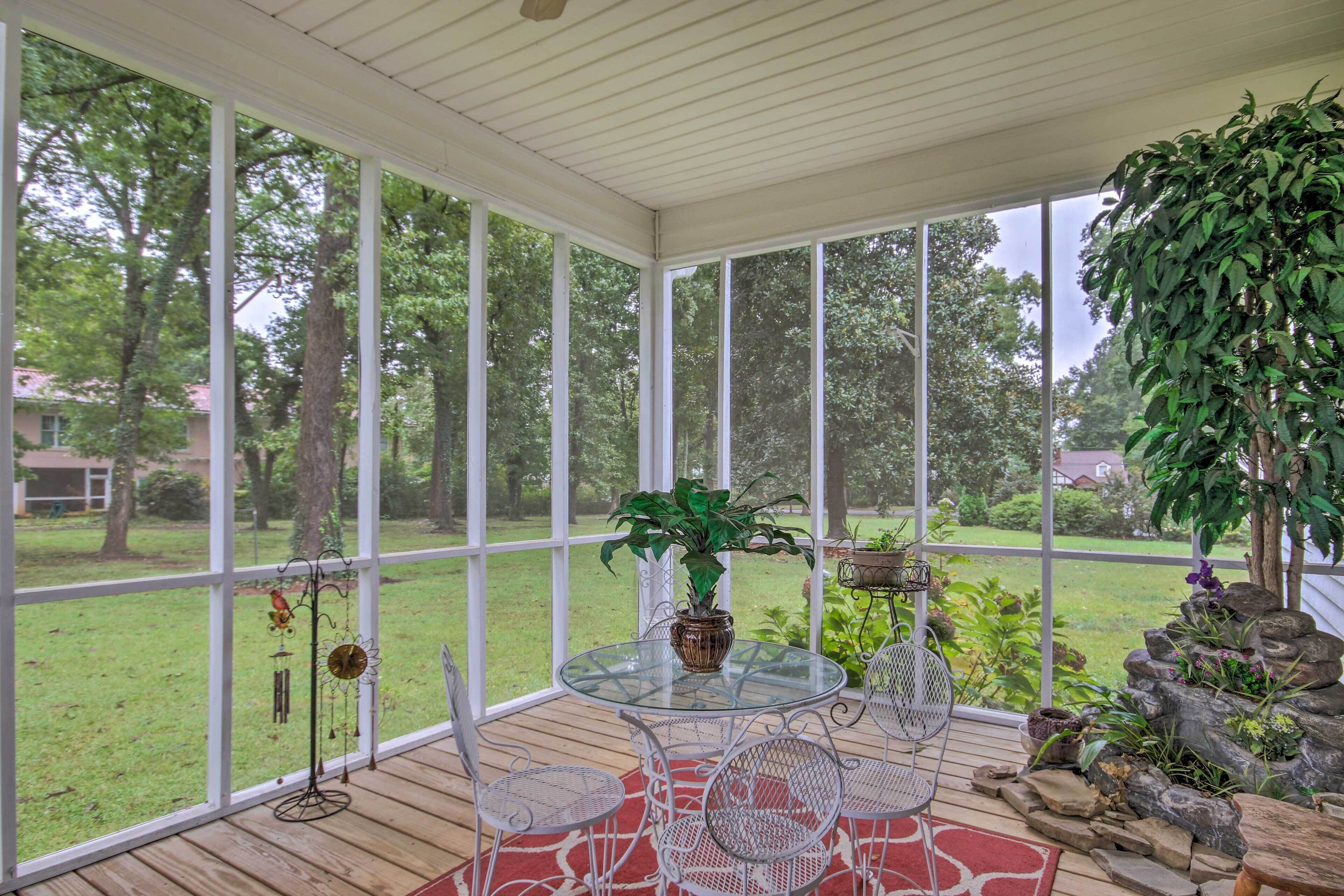 Charming Anderson Villa w/ Screened Porch!