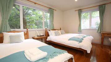 Family House | 2 bedrooms, desk, iron/ironing board, free WiFi