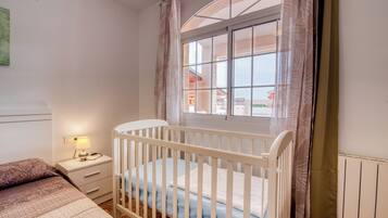 4 chambres, fer et planche à repasser, Wi-Fi gratuit, draps fournis