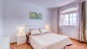 4 habitaciones, tabla de planchar con plancha y wifi gratis