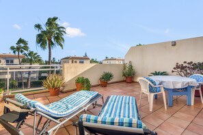 Outdoor dining - House "Jardines de Denia III" with Sea Views, Pool, Wi-Fi, A/C, Terrace and Garden (Denia)