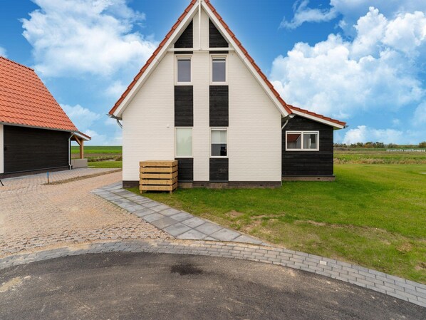 Exterior - Holiday Home in Zeeland near Nature Reserve (Scherpenisse)