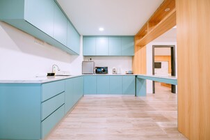 Superior Studio Suite | Dapur peribadi | Peti sejuk mini, cerek elektrik 