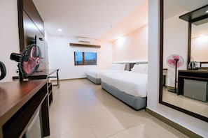 In-room safe, desk, laptop workspace, blackout curtains - The Concept Hotel Langkawi (Langkawi)