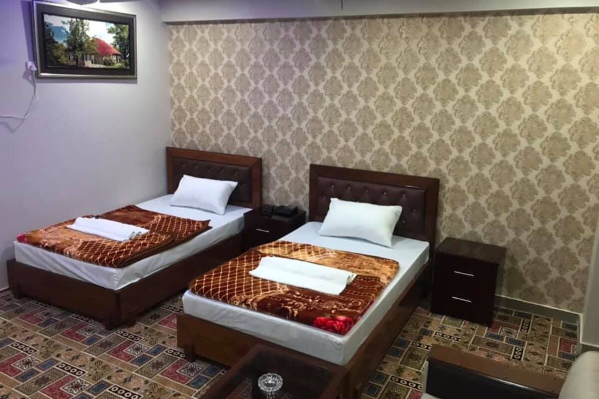 Deluxe Double or Twin Room | Iron/ironing board, free WiFi, bed sheets