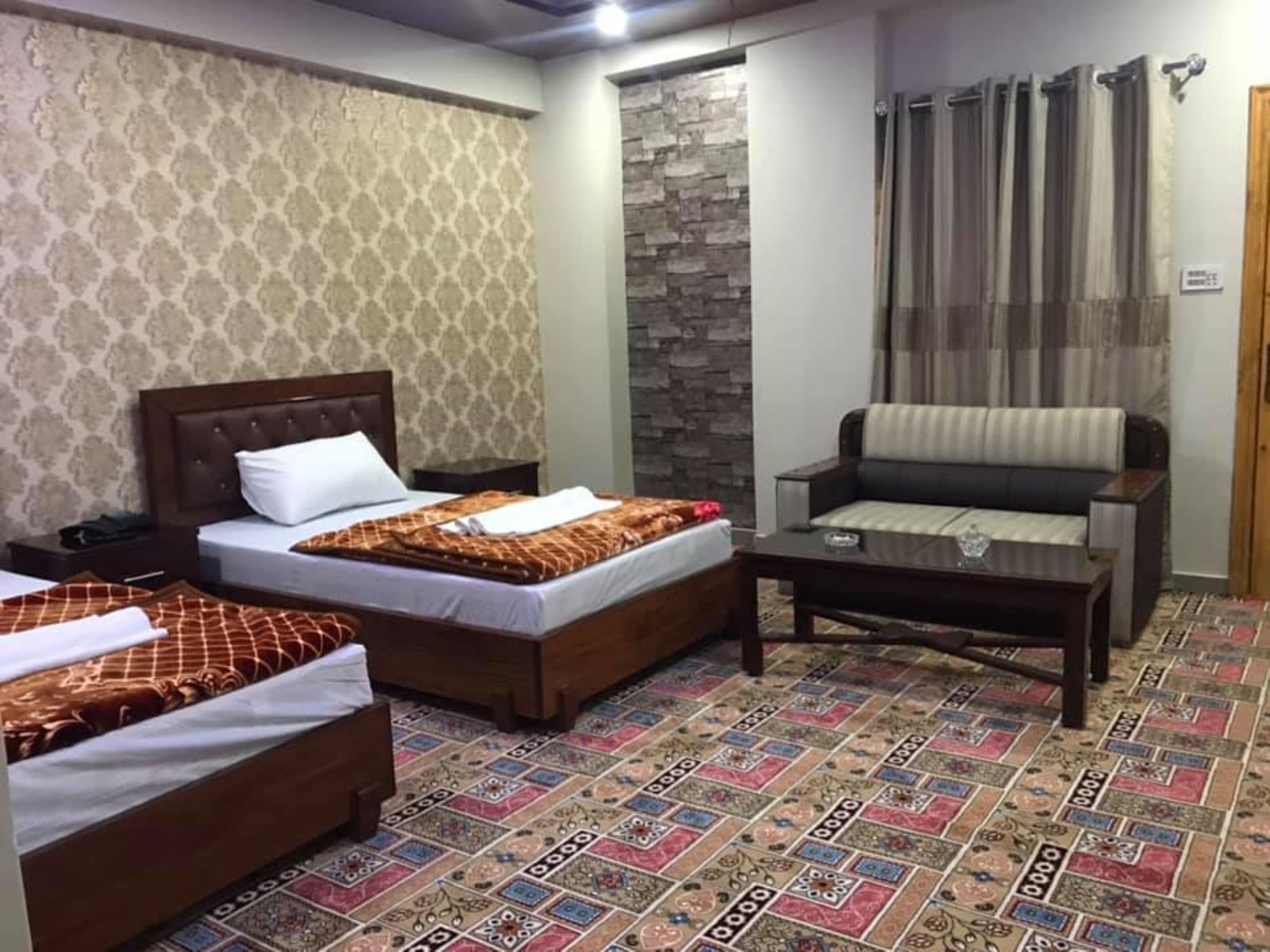 Deluxe Double or Twin Room | Seterika/papan seterika, Wi-fi percuma, cadar katil 