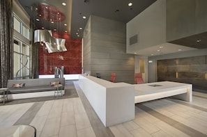 المنشأة من الداخل