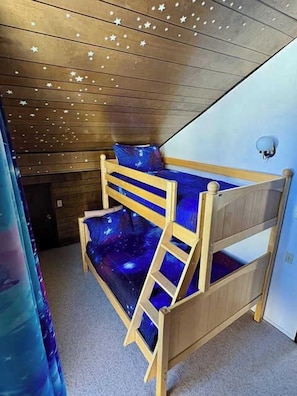 3 bedrooms, WiFi, bed sheets