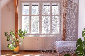 3 bedrooms, desk, iron/ironing board, travel crib - Apartment in the heart of Bled with views (Bled)