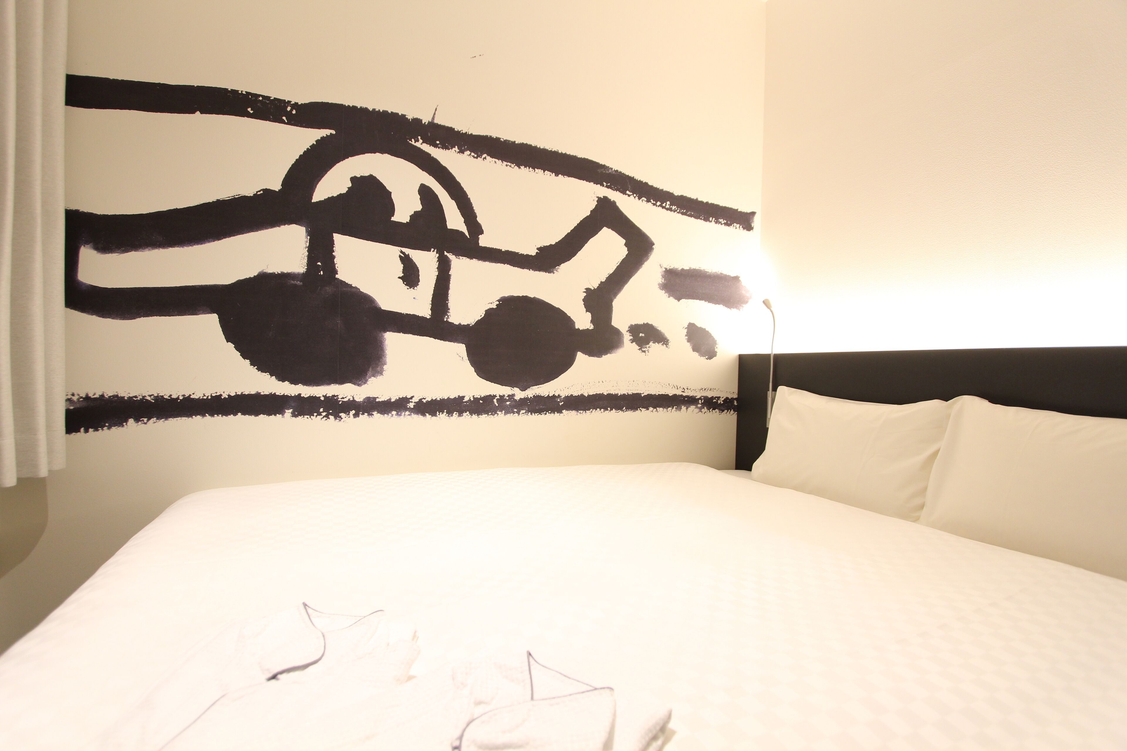 1 bedroom, desk, free wifi, bed sheets