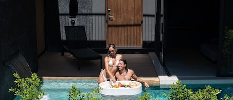 Kontinental frukost varje dag (THB 500 per person)