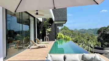 42-inch Smart TV with digital channels, TV, Netflix