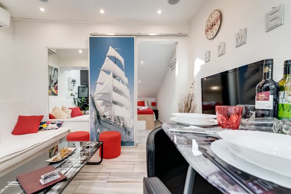 صورة غير مصنفة، 1 من 40، زرّ