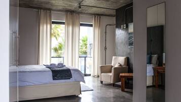 9 bedrooms, iron/ironing board, WiFi, bed sheets