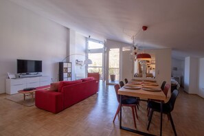 Smart TV - Bright Holiday Loft (Bohinjska Bistrica)