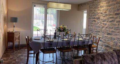 GĂźte champĂȘtre rĂ©novĂ© avec jardin et Ă©quipements modernes Ă  Pierrefitte-sur-Loire