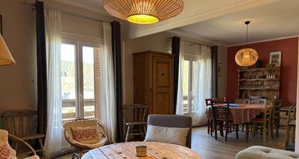 Spacious Apartment in Villard de Lans with Balconies, Free Parking, and Wifi