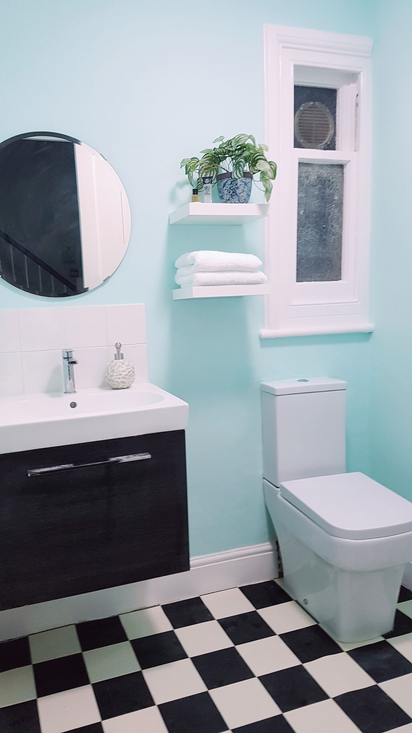 standard room (5) | bathroom | free toiletries, hair dryer, towels, soap