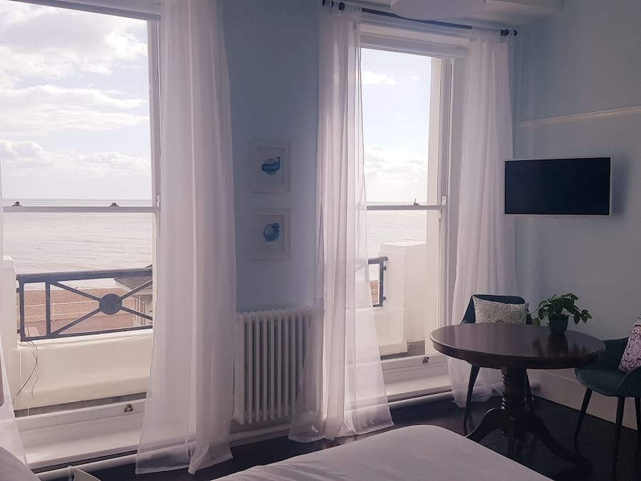 Habitación estándar (4) | Insonorización, wifi gratis y ropa de cama