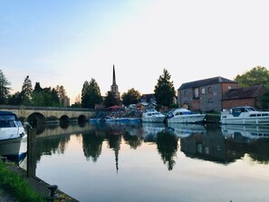 Apartment | 1 bedroom, iron/ironing board, free WiFi, bed sheets - Entire Cottage Style Flat in Heart of Wallingford (Wallingford)