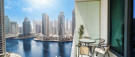 Deluxe Apartment | Balcony
