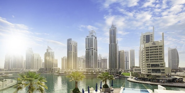 Pool - LUX Contemporary Suite Marina View 6 (Dubai)