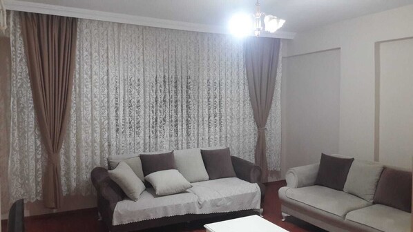 2 bedrooms, premium bedding, individually furnished, desk