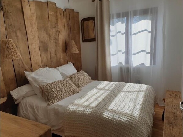 1 habitación y cuna de viaje 