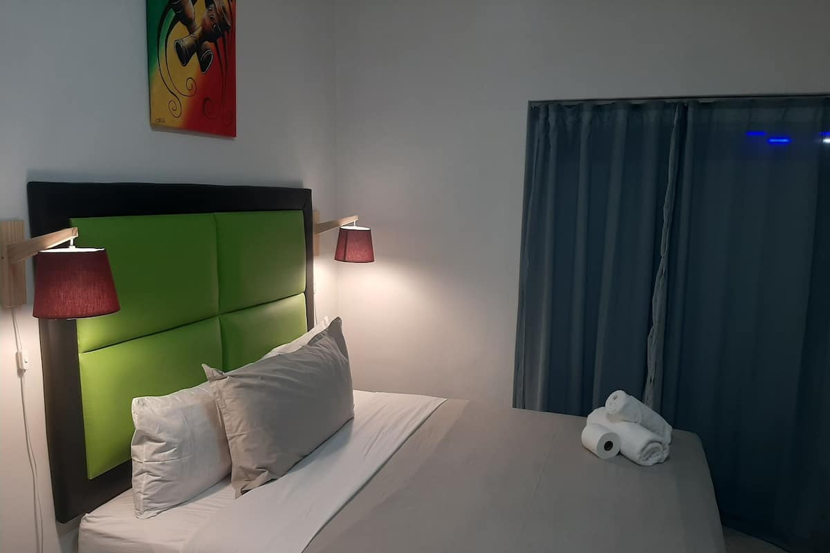 Habitación económica, 1 habitación | Mobiliario individual, tabla de planchar con plancha, wifi gratis