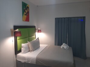 Comfort Room, 1 Double Bed, Accessible | Individually furnished, iron/ironing board, free WiFi