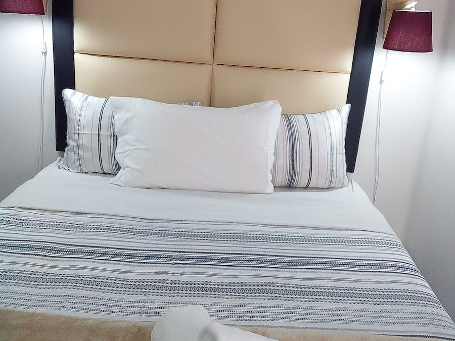 Comfort Room, 1 Double Bed, Accessible | Individually furnished, iron/ironing board, free WiFi