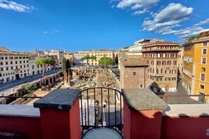 Property grounds - Panoramic penthouse for 8 with stunning view and wonderful terrace (Roma)