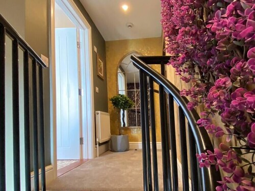 Hambrook House Guest Suites